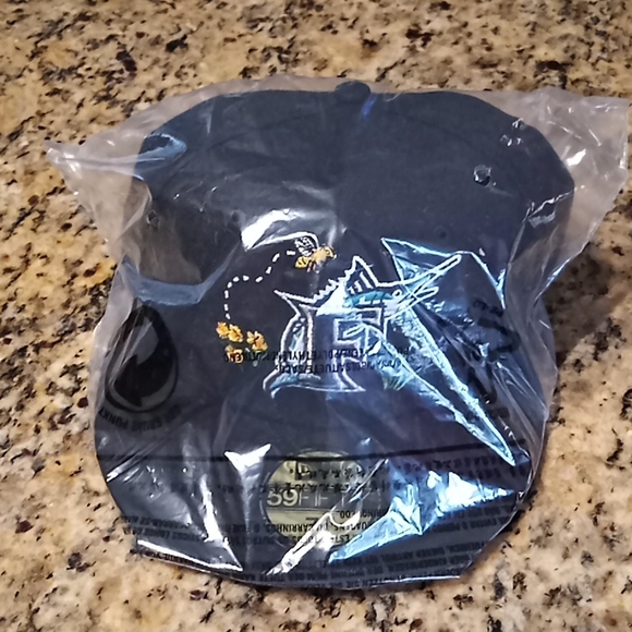 Florida Marlins New Era Cap. Watercolor Floral. New With Tags. 7 1/8. - Picture 16 of 16